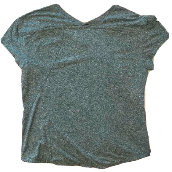 💚APANA💚Green Short sleeved V-neck workout/ Yoga Tee in Medium. New with tags. - Picture 2 of 12